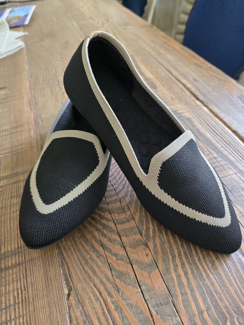 Women's Birdies. Black Knit Slip-On Loafers with Cream Trim Size 8
